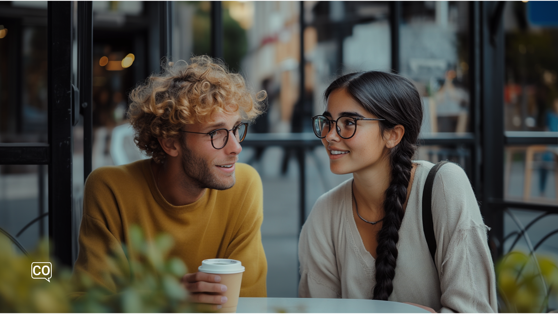 Pedro et Eva prennent un café